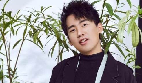 吃瓜娱乐郭麒麟,吃瓜娱乐背后的喜剧人生  第2张